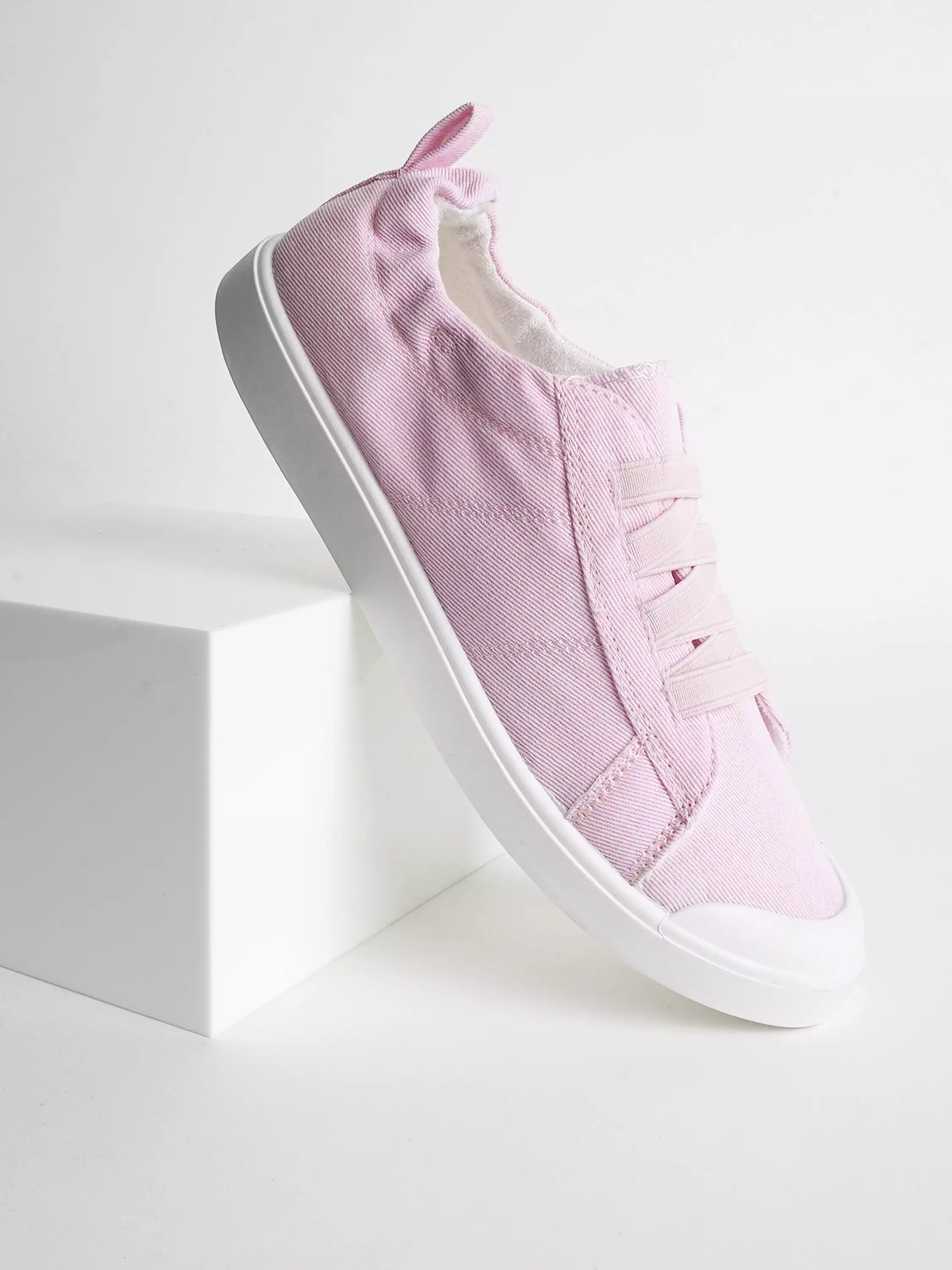 Taylor Low-top Slip-on Sneakers