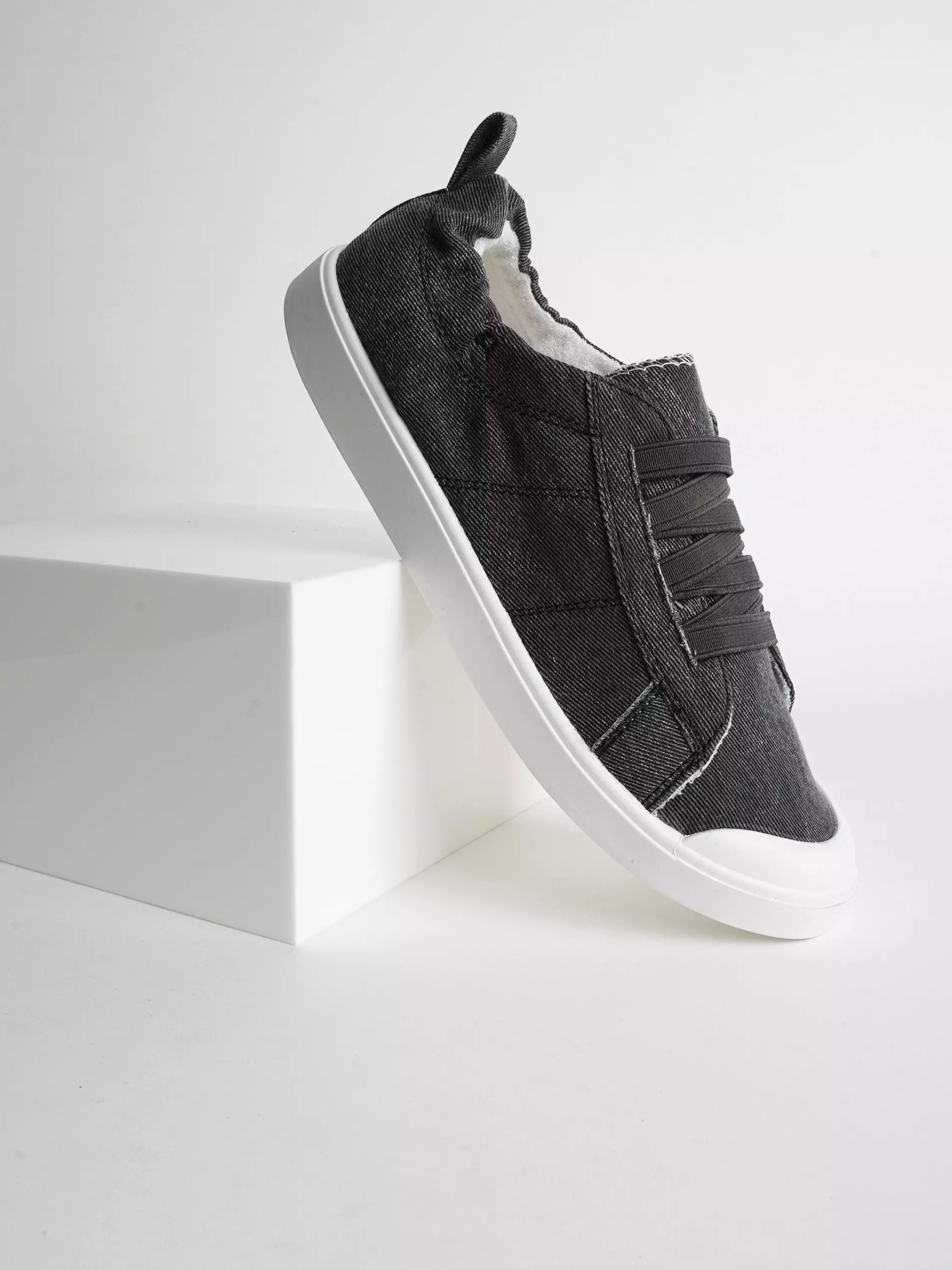 Taylor Low-top Slip-on Sneakers