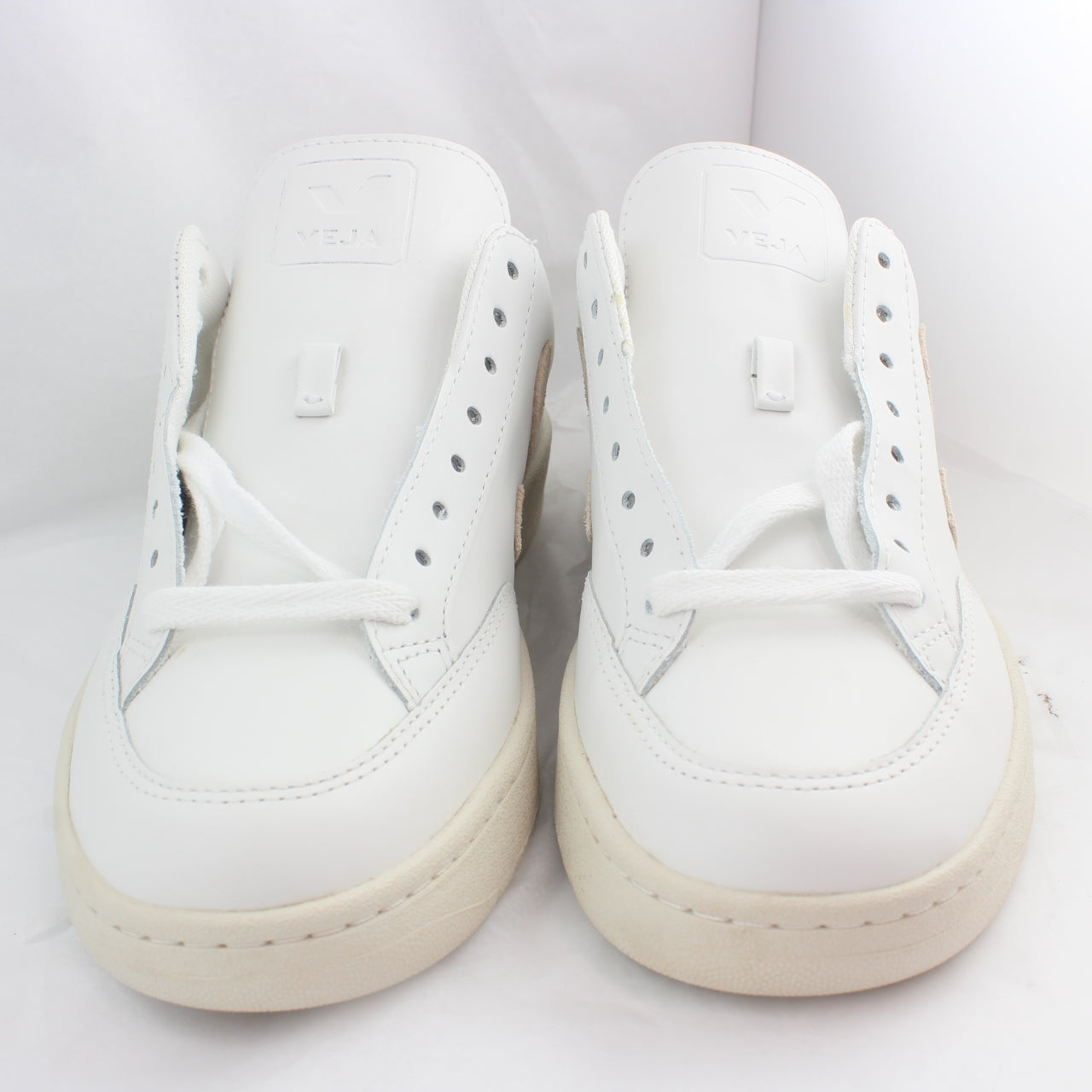 Veja V12 Extra White Sable Trainers