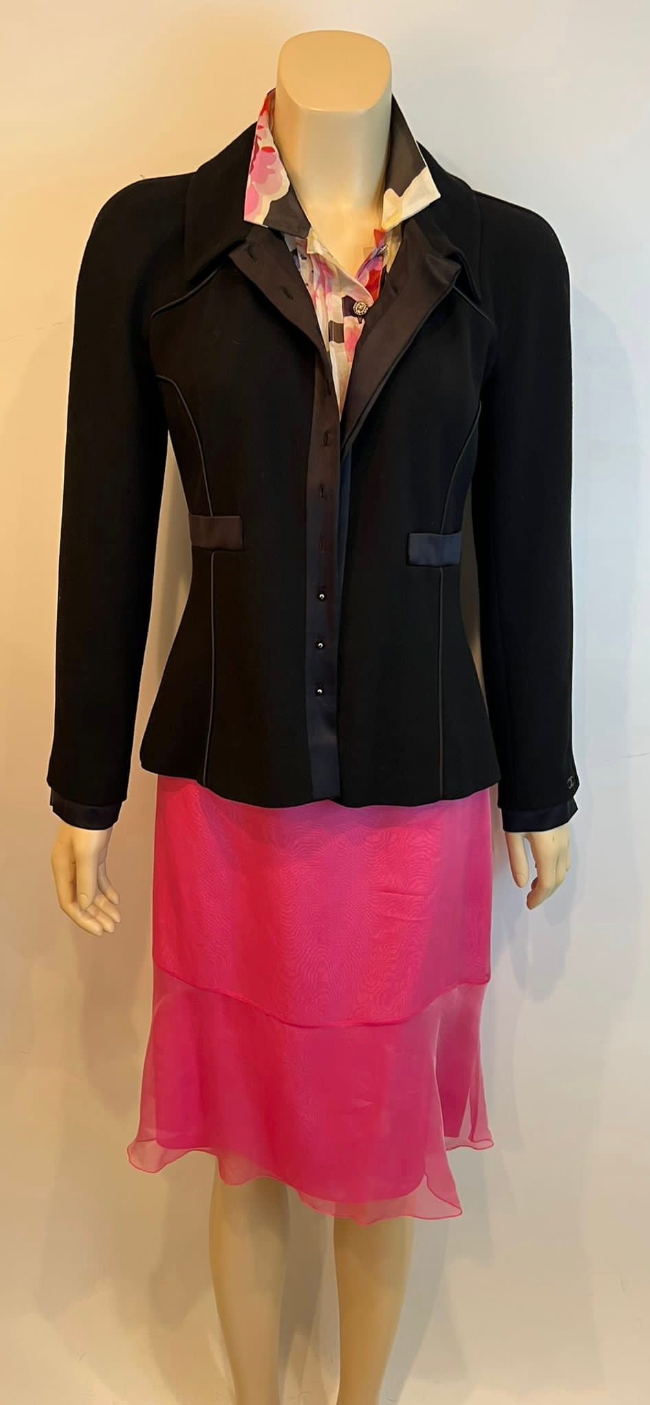 Vintage Chanel 02A 2002 Fall Black Jacket FR 38 US 4