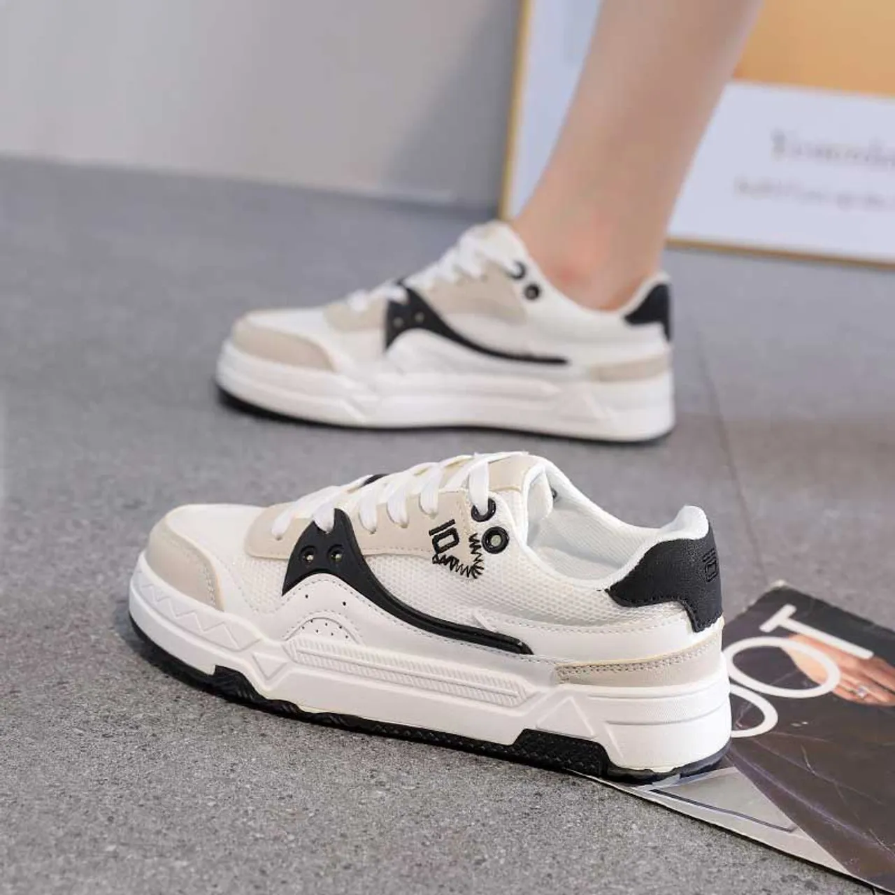 White black casual pattern shoe sneaker