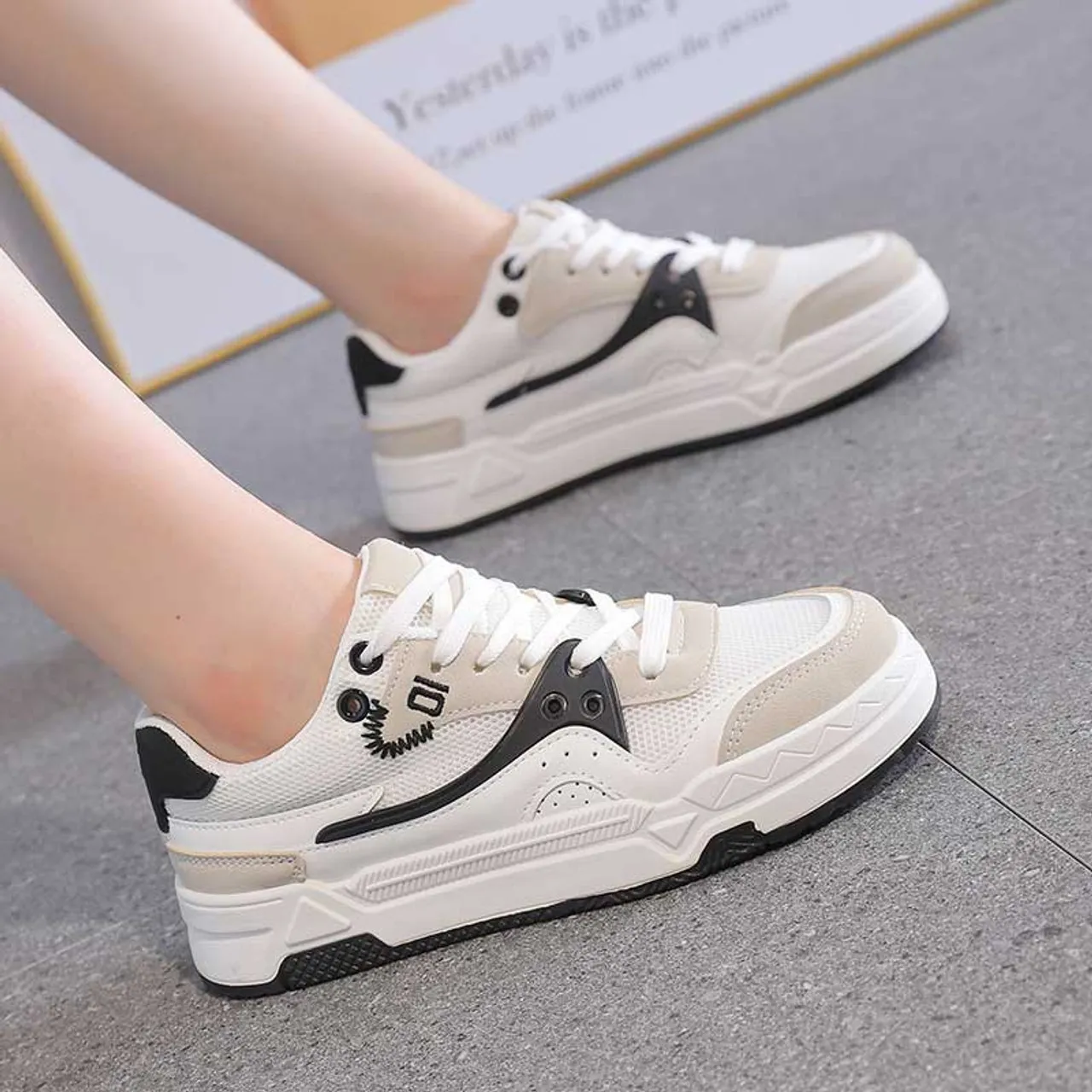 White black casual pattern shoe sneaker