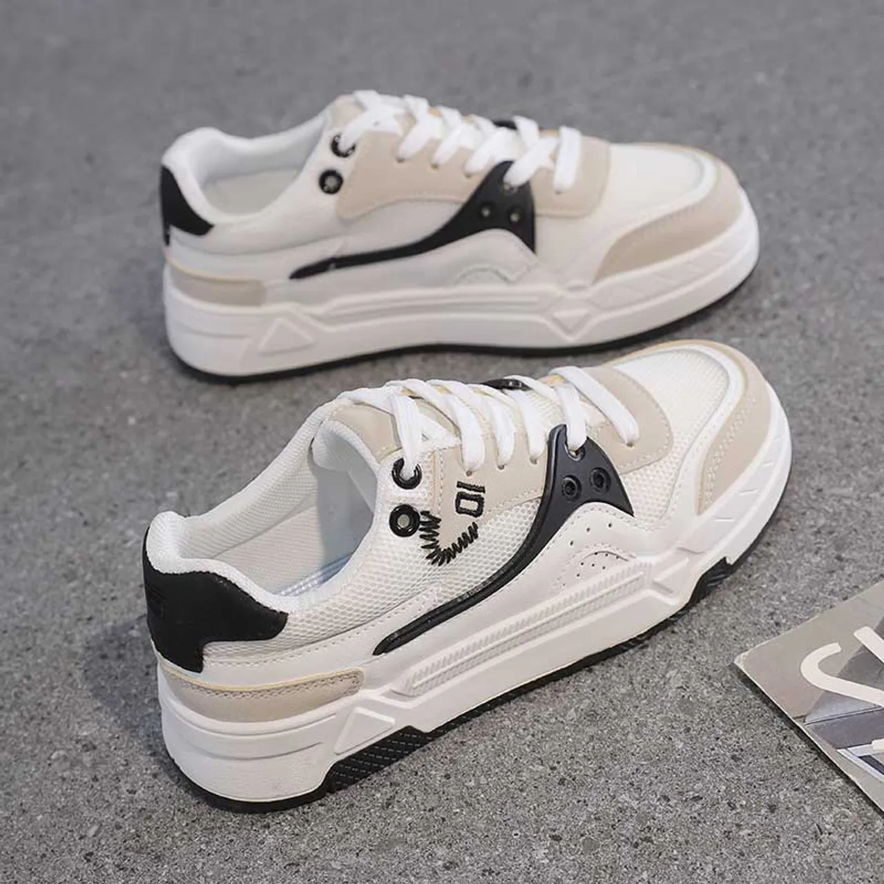 White black casual pattern shoe sneaker